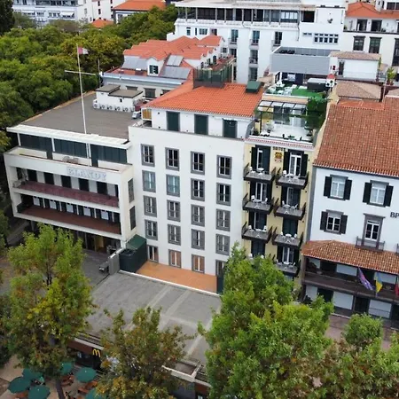 Center I فونشال