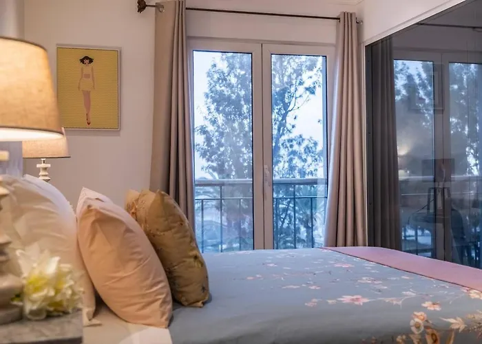 Apartment Center I *